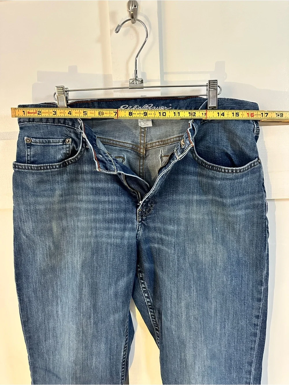 Eddie Bauer Men’s 34x34 Straight Leg Stretch Jeans Medium Wash Blue Denim